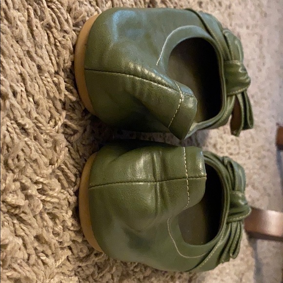 Green flats - Picture 2 of 6